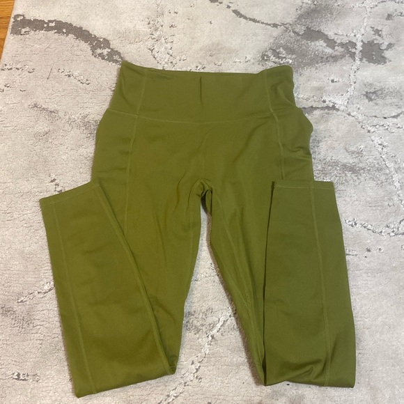 Fabletics Pants - Anywhere Motion365+ High-Waisted Pocket Legging